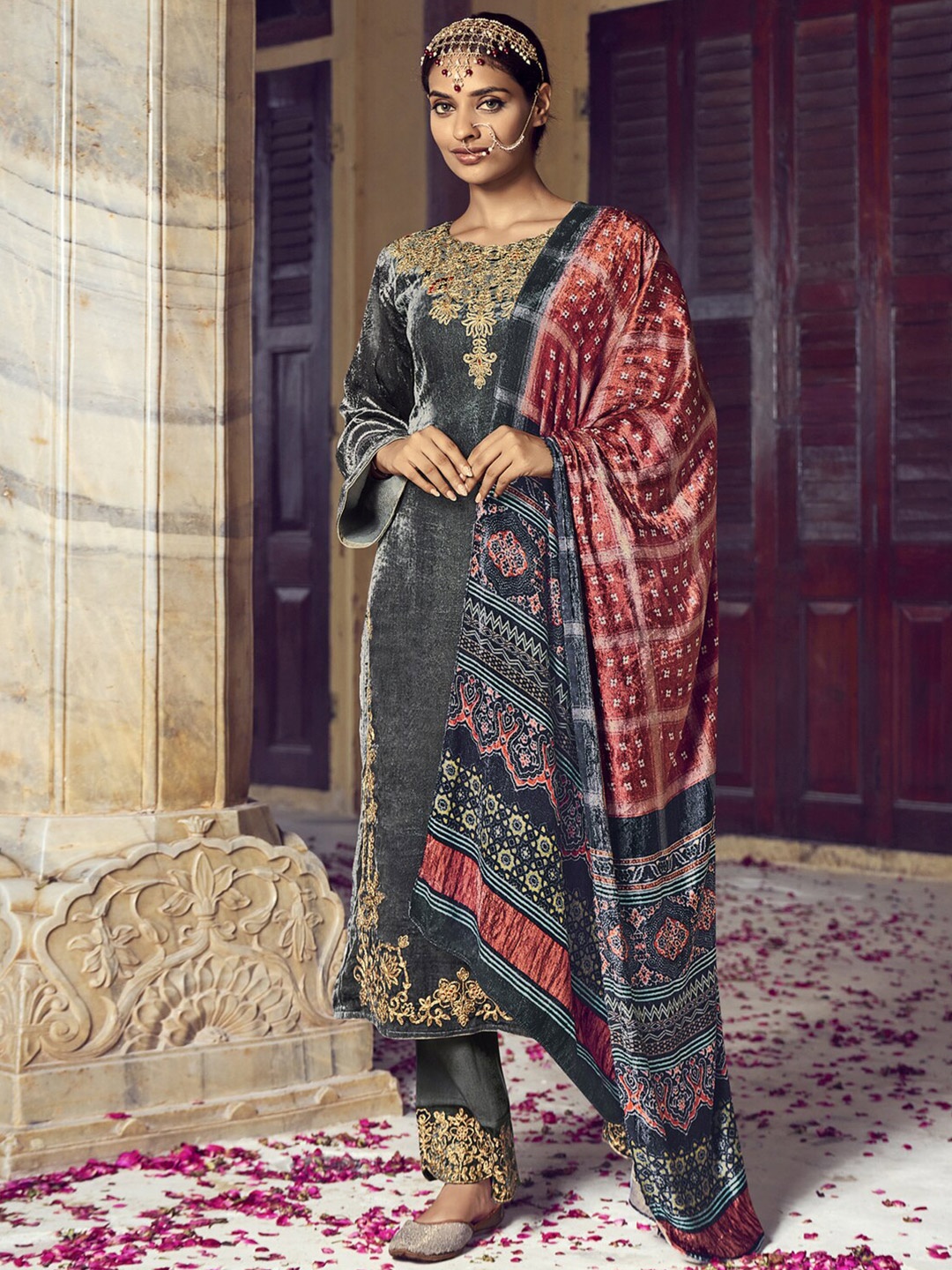 

Stylee LIFESTYLE Grey & Maroon Embroidered Velvet Unstitched Dress Material