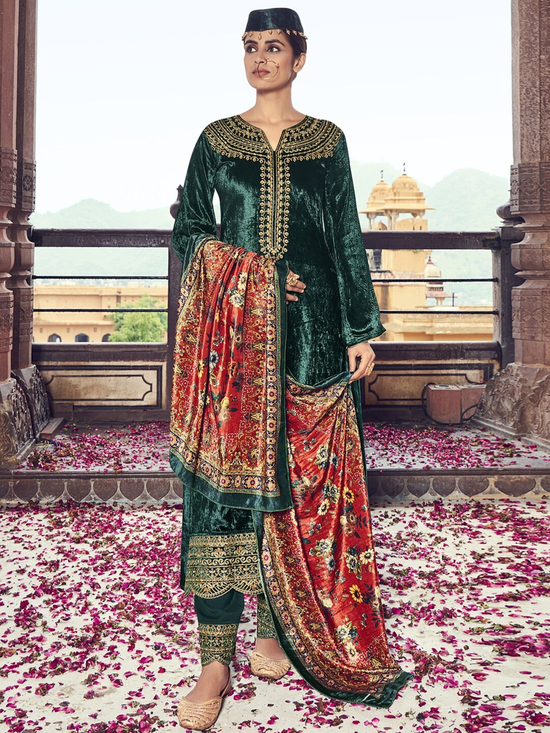 

Stylee LIFESTYLE Green & Red Embroidered Velvet Unstitched Dress Material