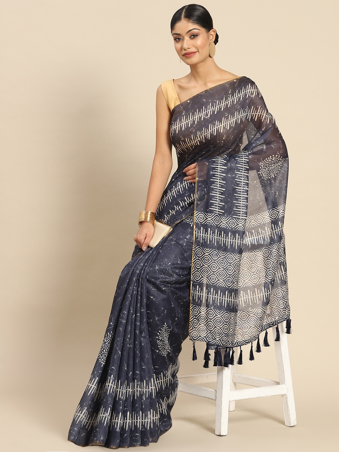 

Silk Land Dabu Bagh Digital Print Saree, Black