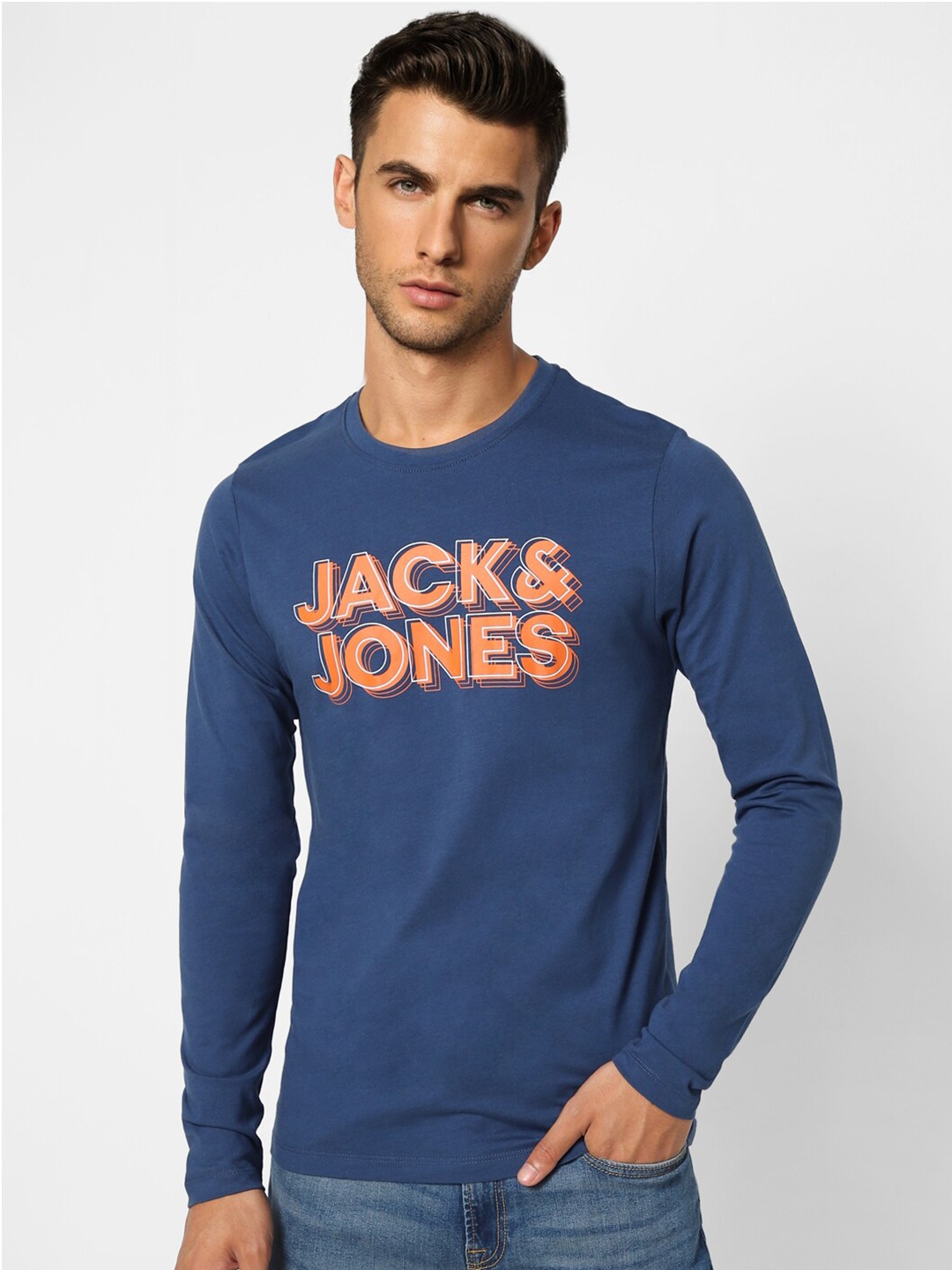 

Jack & Jones Men Blue Typography Printed Applique Slim Fit T-shirt