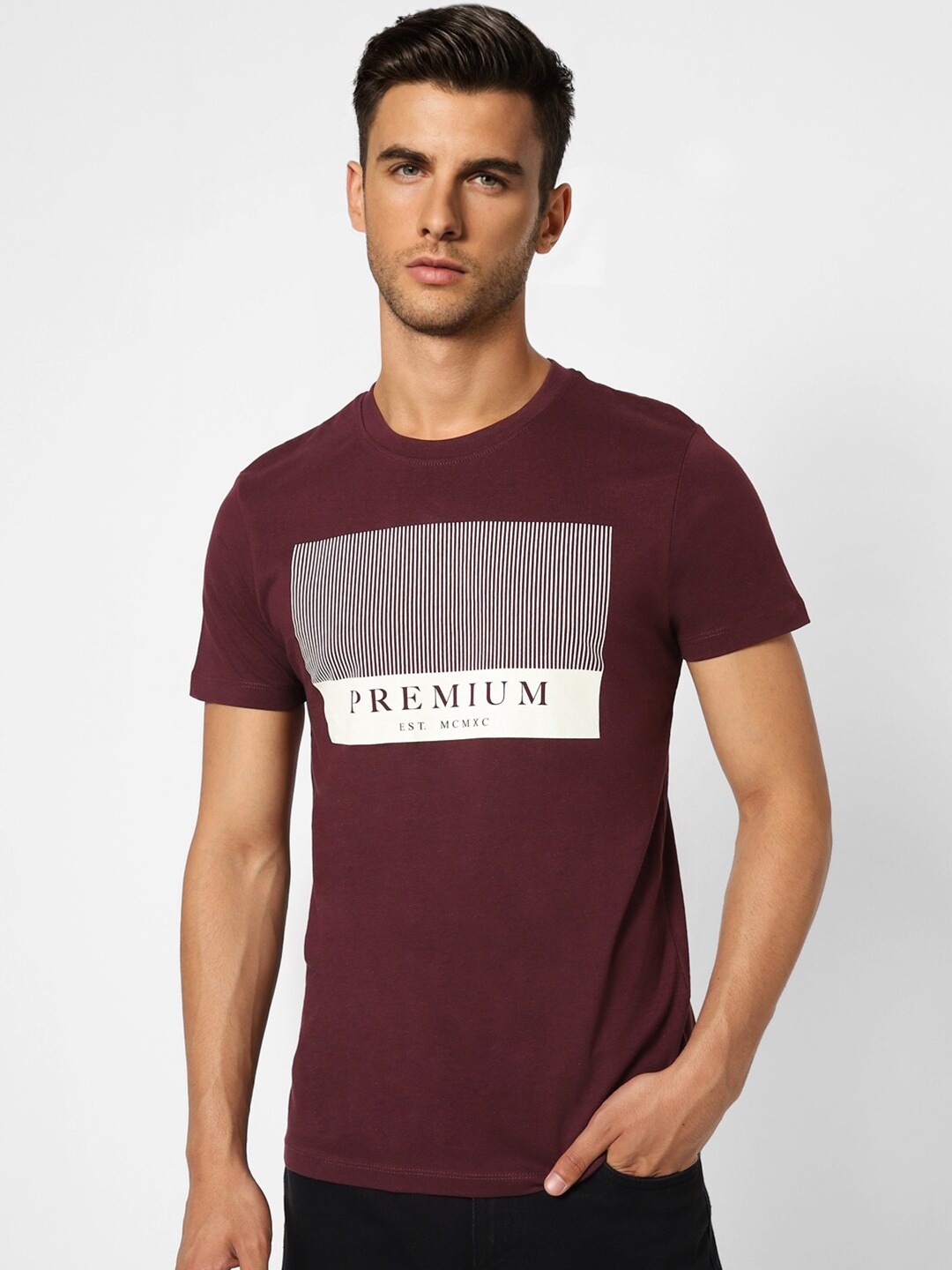 

Jack & Jones Men Maroon Typography Printed Slim Fit Cotton T-shirt