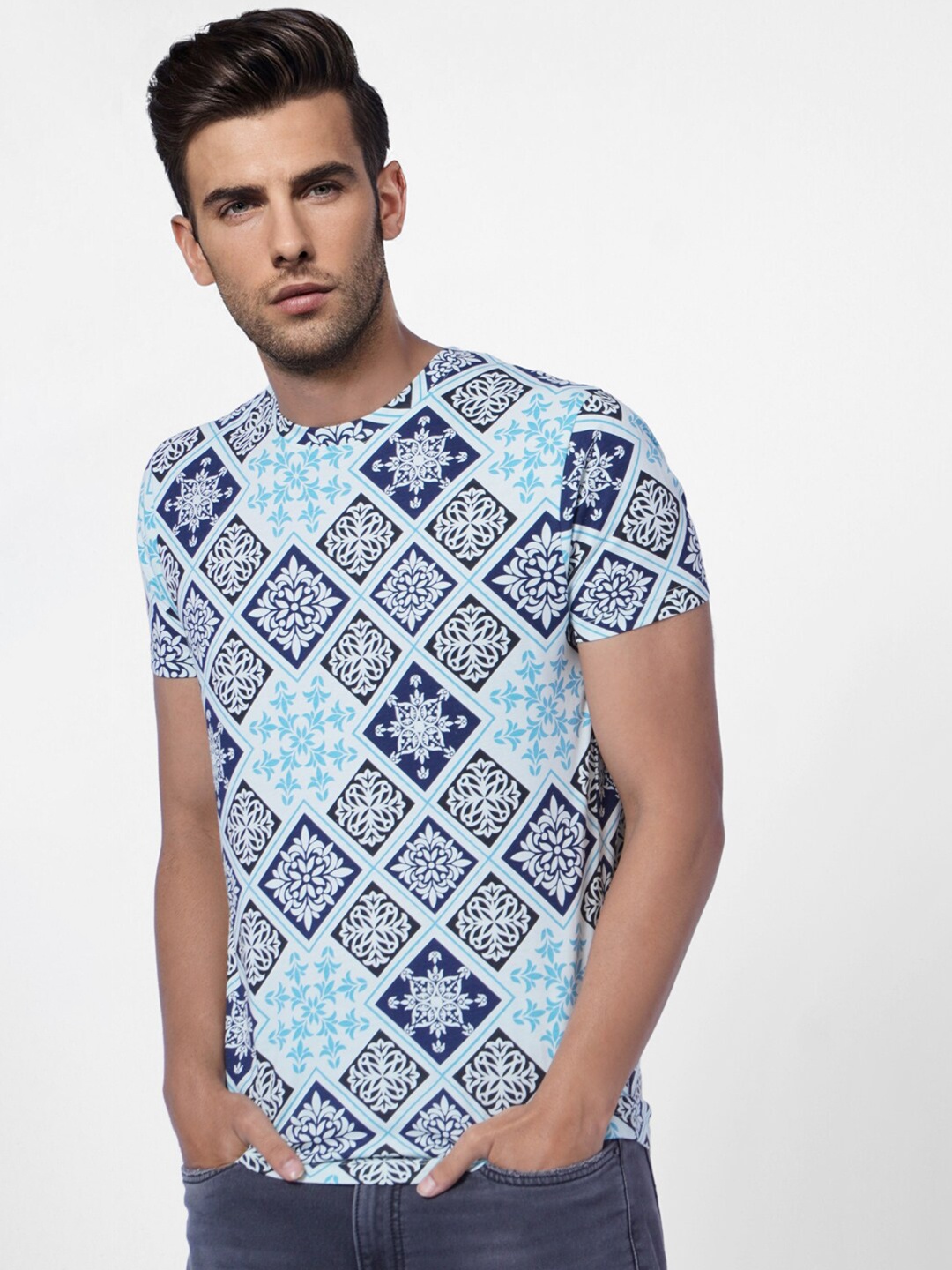 

Jack & Jones Men Blue & Navy Blue Printed Slim Fit Cotton T-shirt