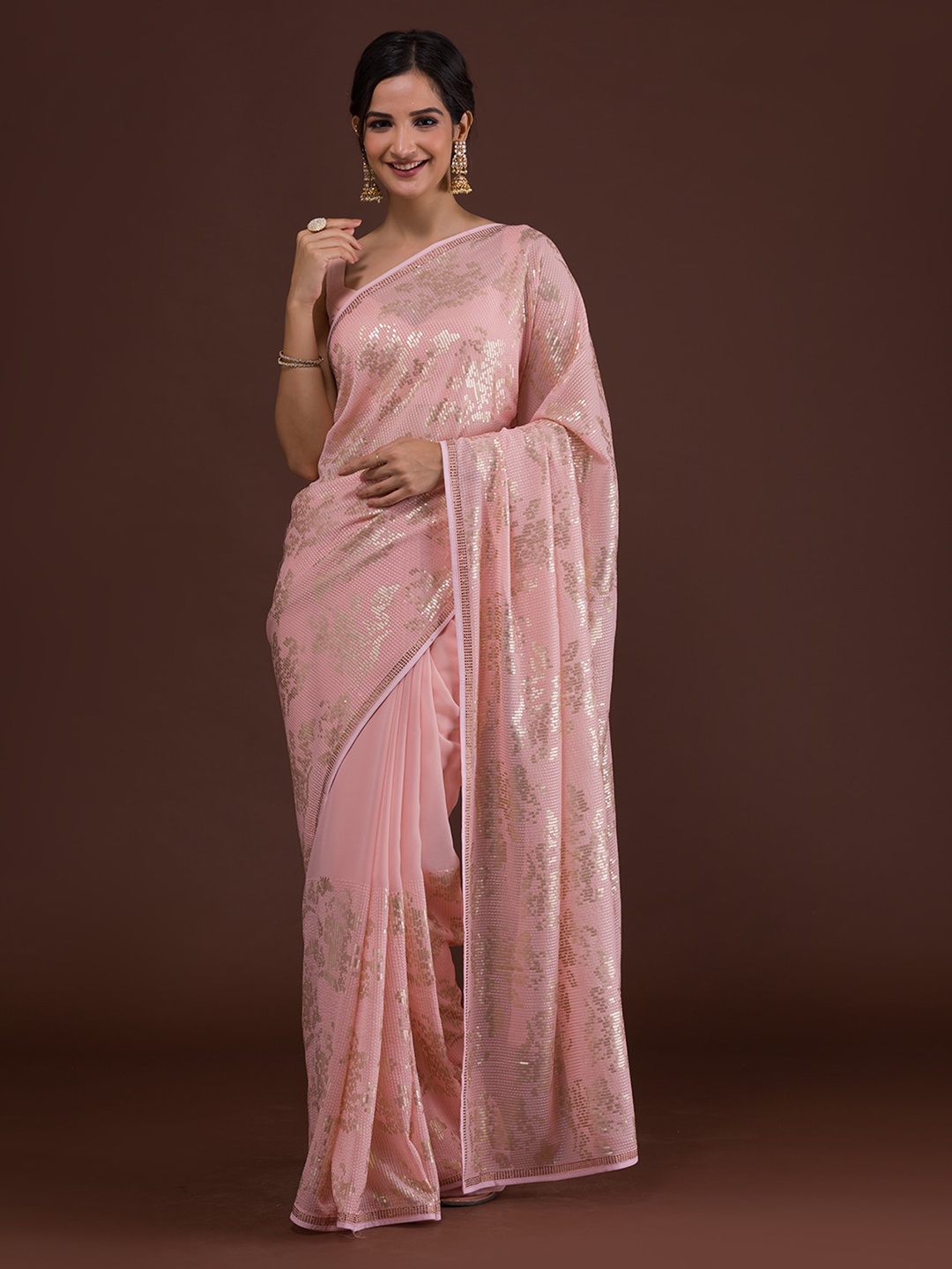 

Koskii Peach & Gold-Toned Embellished Sequinned Saree