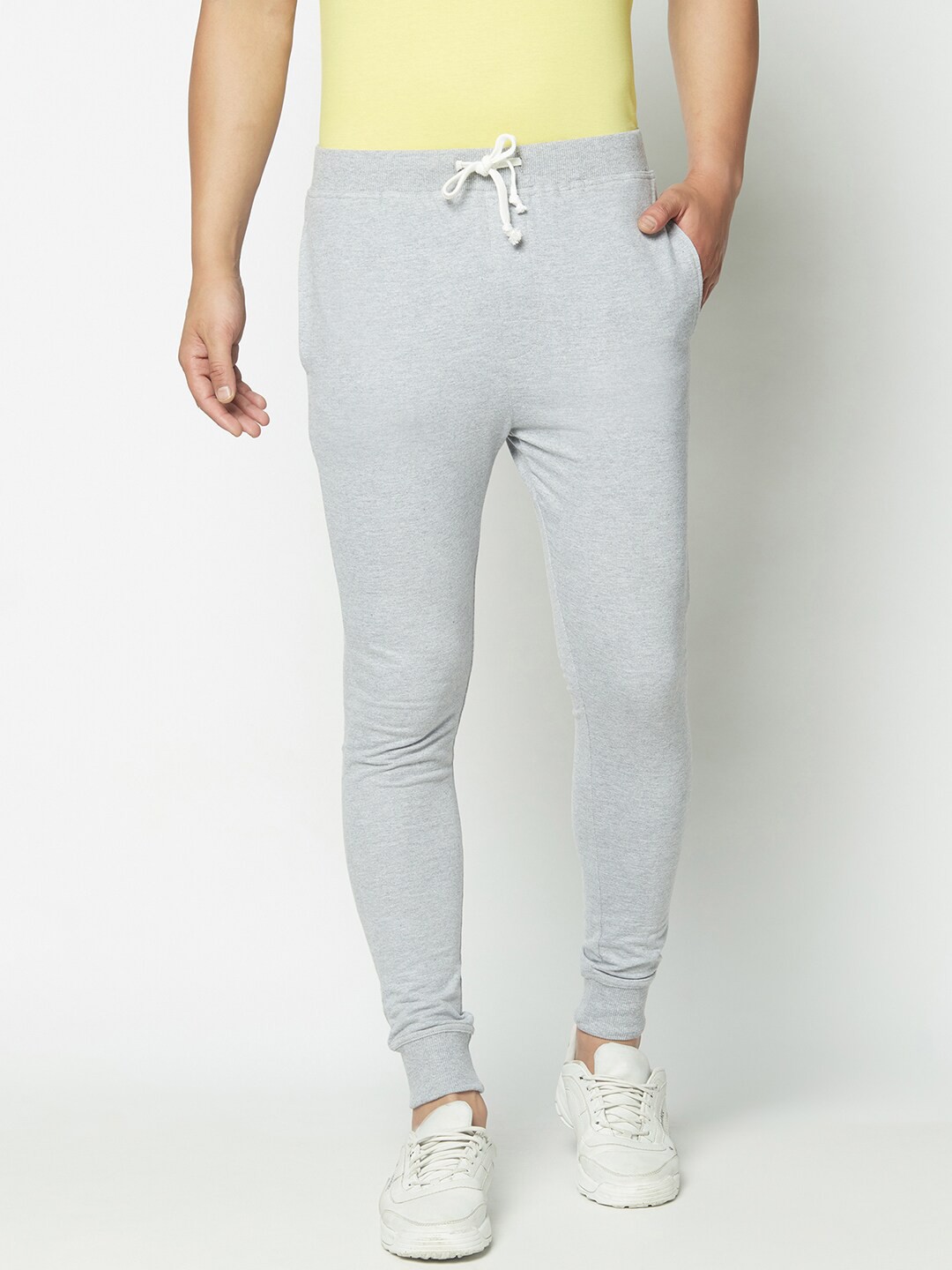 

THE DAILY OUTFITS Men Grey Melange Solid Joggers
