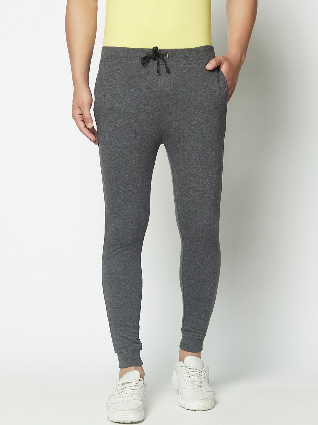 

THE DAILY OUTFITS Men Charcoal-Grey Rapid-Dry Solid Cotton Joggers