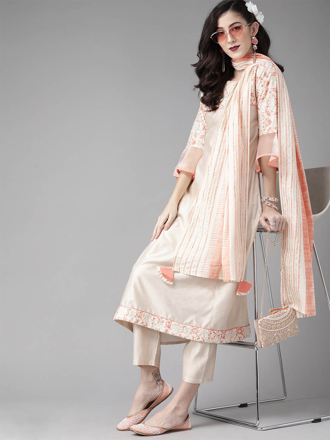 

ODETTE Women Off White Floral Yoke Design Pure Cotton Kurta with Trousers & With Dupatta