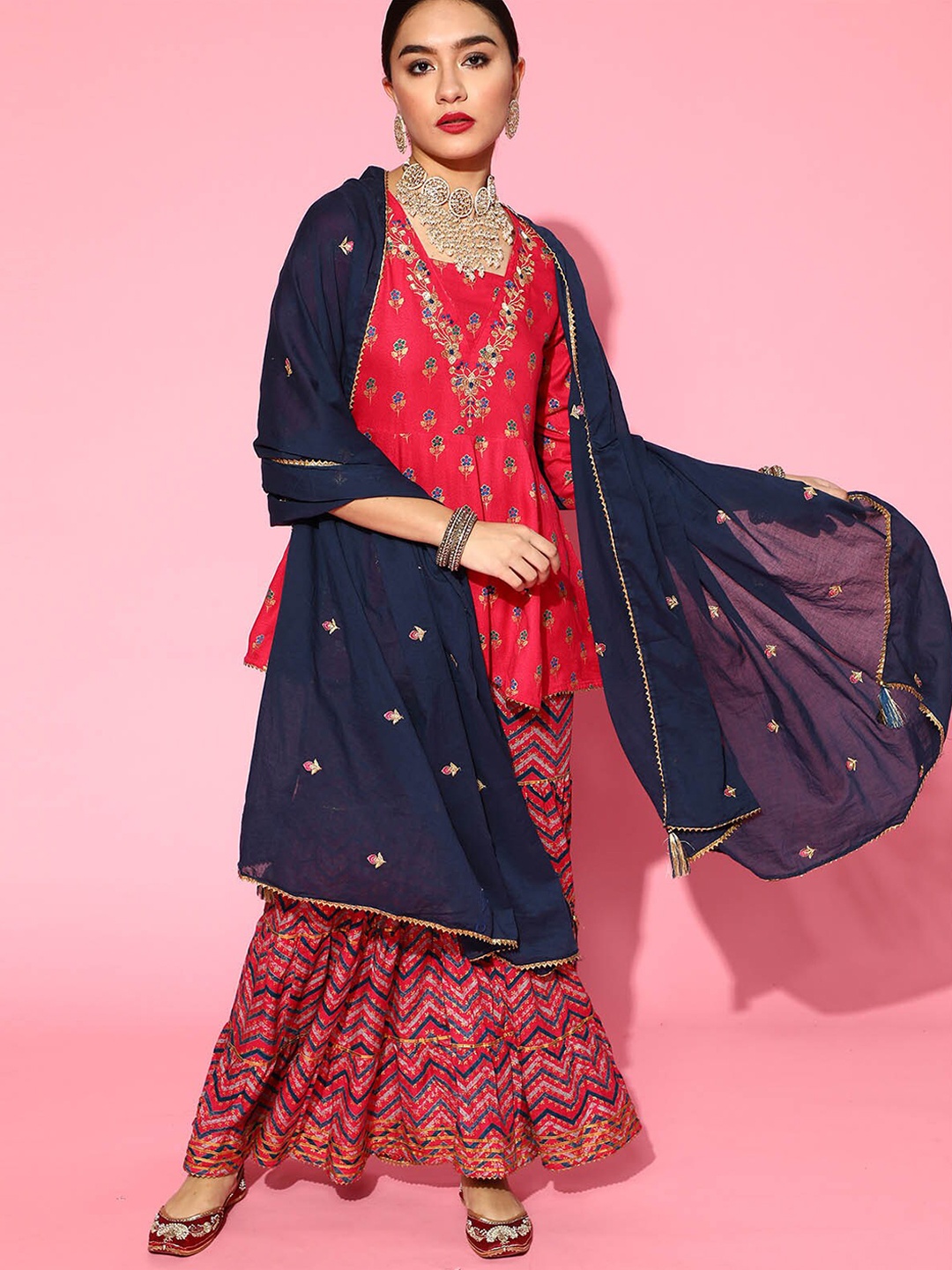 

ODETTE Women Pink Floral Printed Kurti with Sharara & With Dupatta
