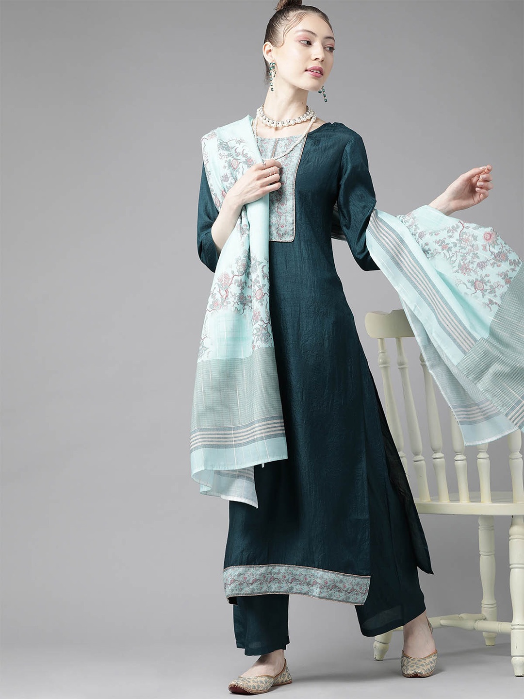 

ODETTE Women Green Ethnic Motifs Yoke Design Kurta with Palazzos & With Dupatta