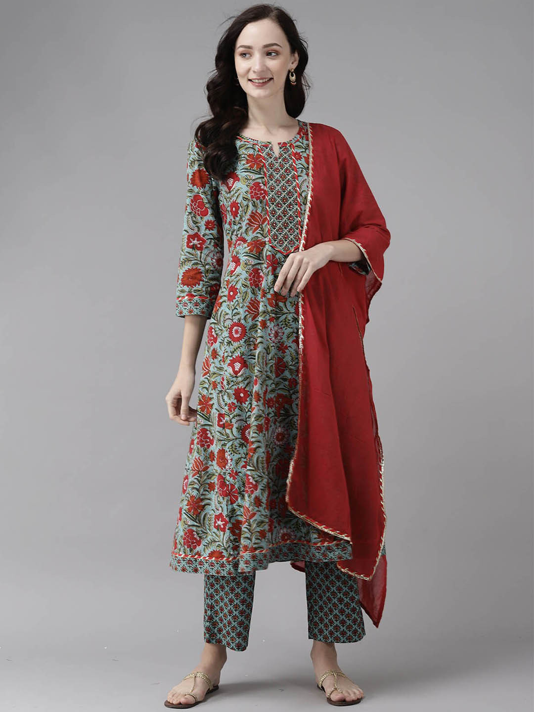 

ODETTE Women Green Floral Printed Empire Kurta with Trousers & With Dupatta