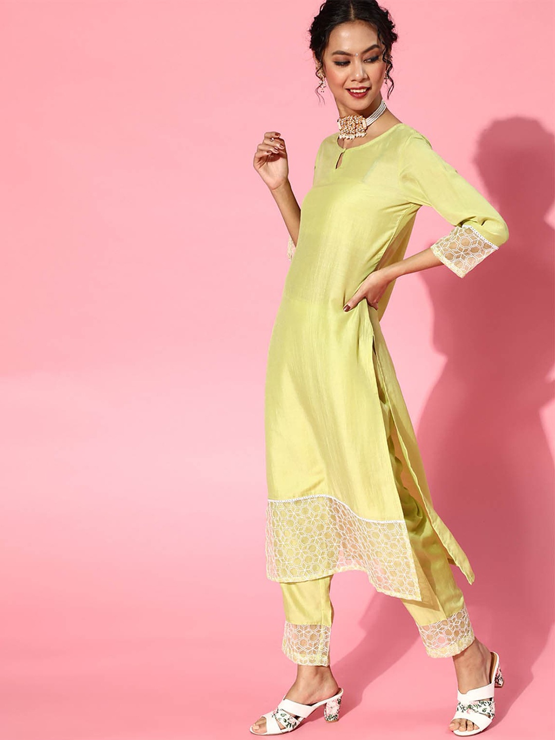 

ODETTE Women Green Embroidered Thread Work Kurta with Trousers & With Dupatta