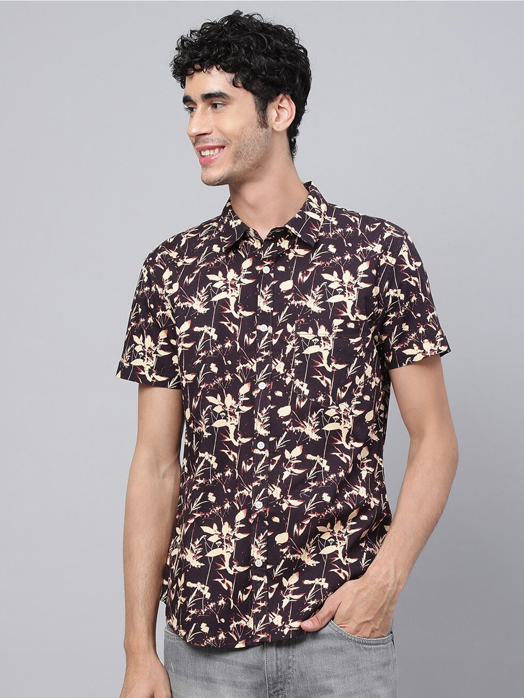 

VEIRDO Men Brown Floral Printed Pure Cotton Casual Shirt