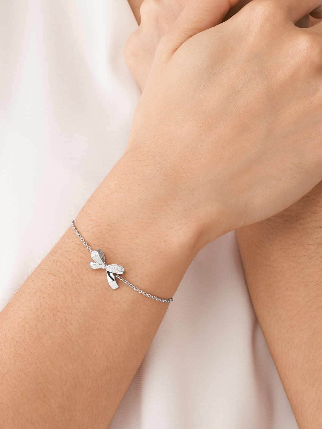 

Emporio Armani Women White & Silver-Toned Sterling Silver Cubic Zirconia Charm Bracelet