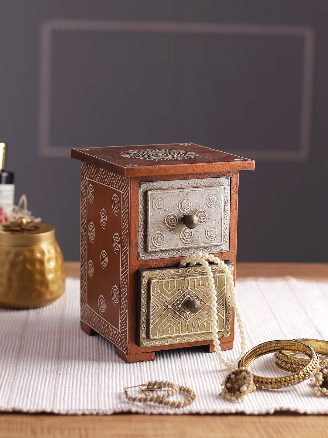 

Aapno Rajasthan Brown & White Printed Wooden Drawer Organiser