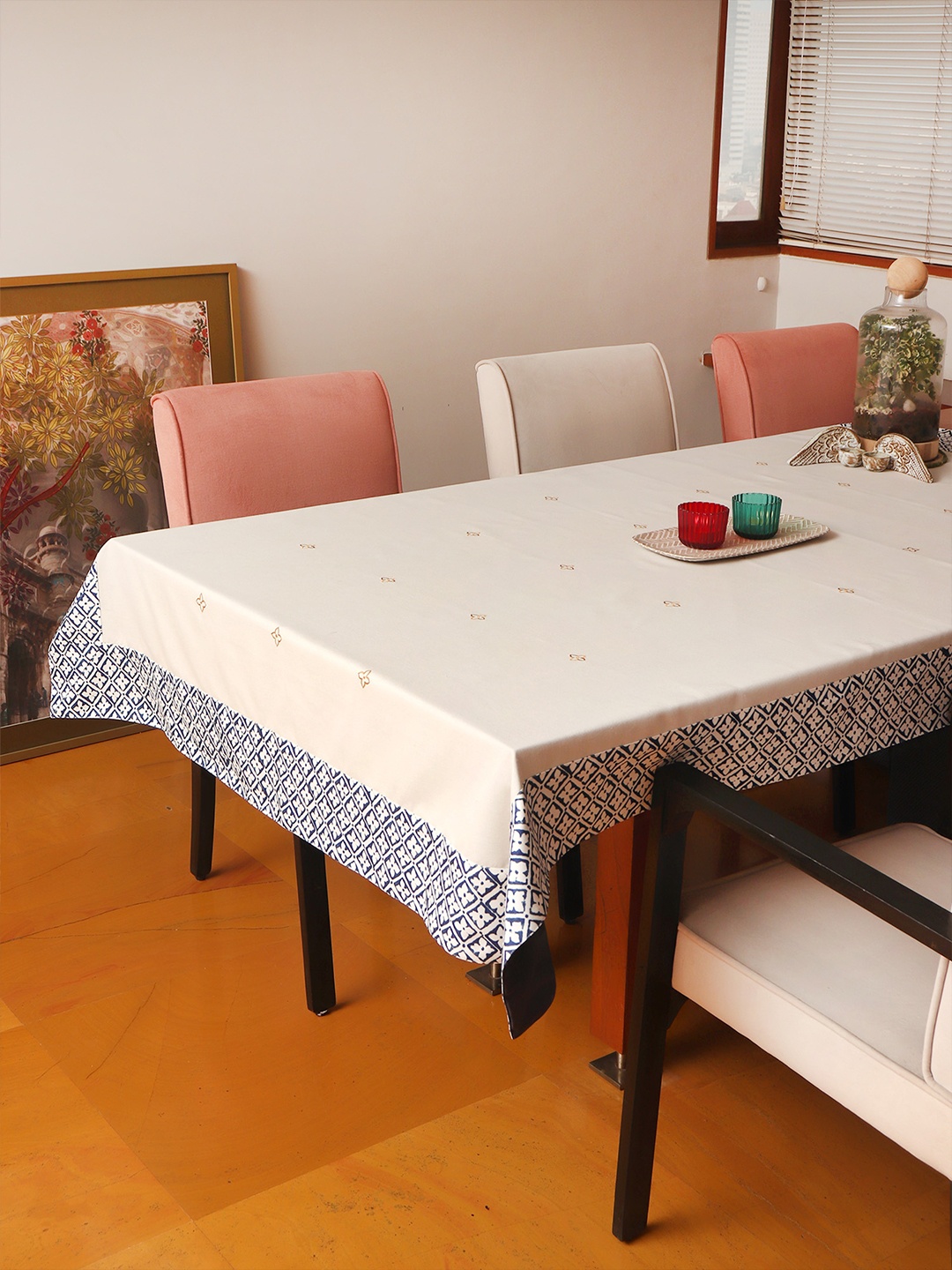 

ZEBA Beige & Red Checked Table Cover