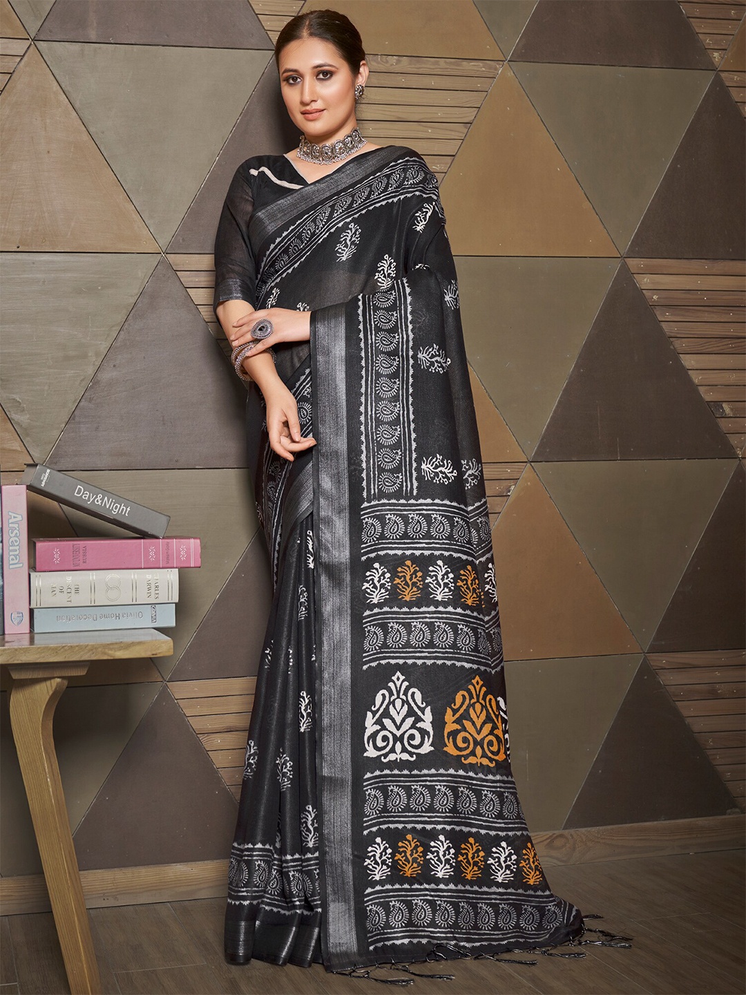 

Saree mall Black & White Ethnic Motifs Zari Linen Blend Bagh Sarees