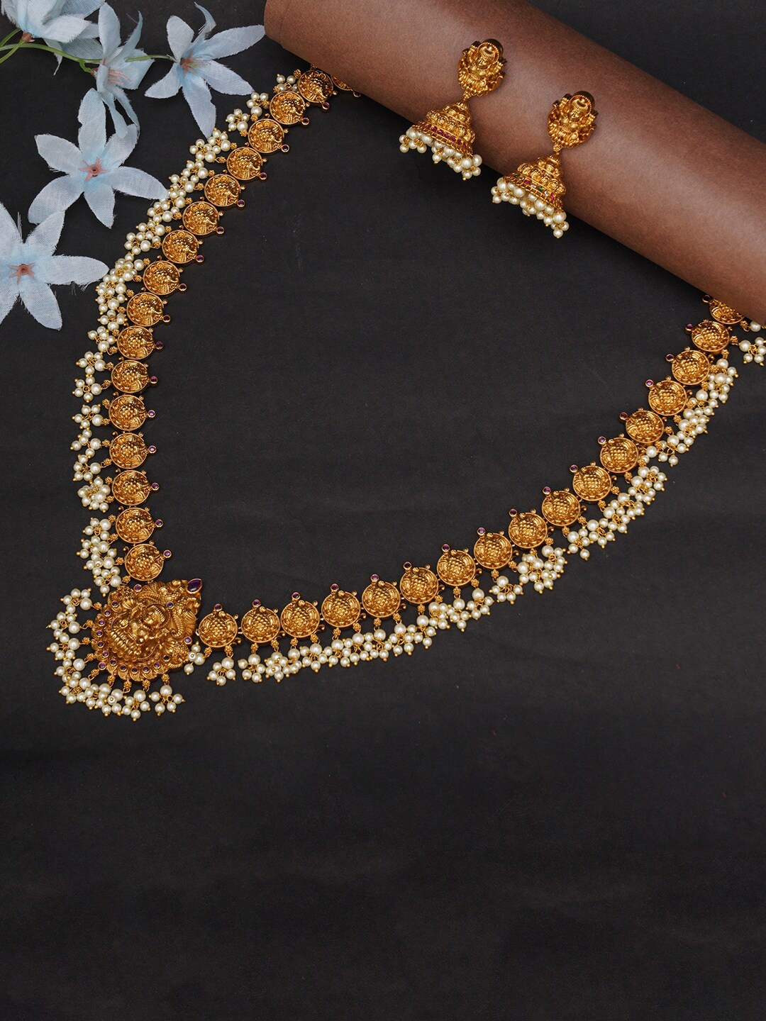 

Voylla Gold-Plated White Beaded Jewellery Set