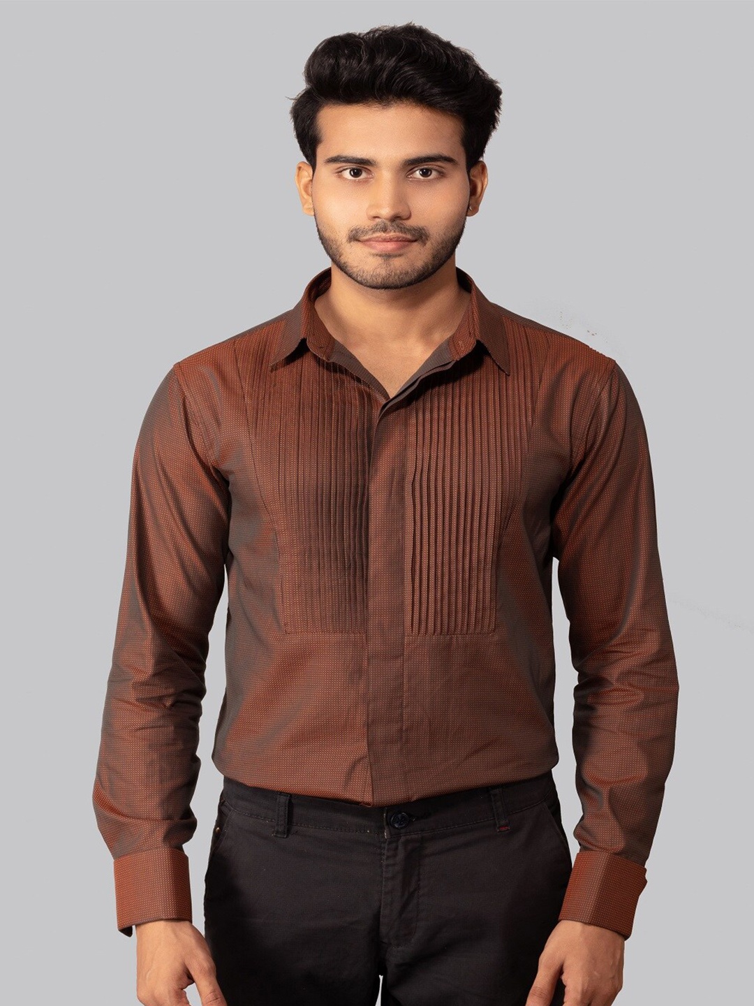 

Hencemade Men Brown Classic Slim Fit Striped Cotton Casual Shirt