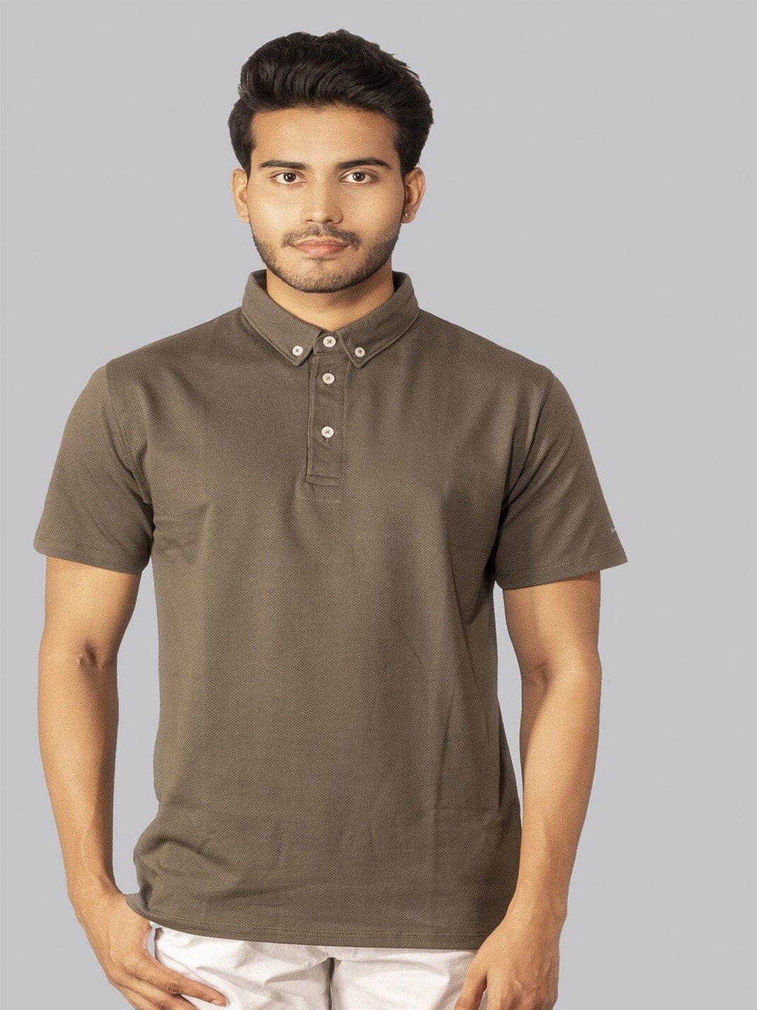 

Hencemade Men Olive Green Polo Collar Slim Fit Cotton T-shirt