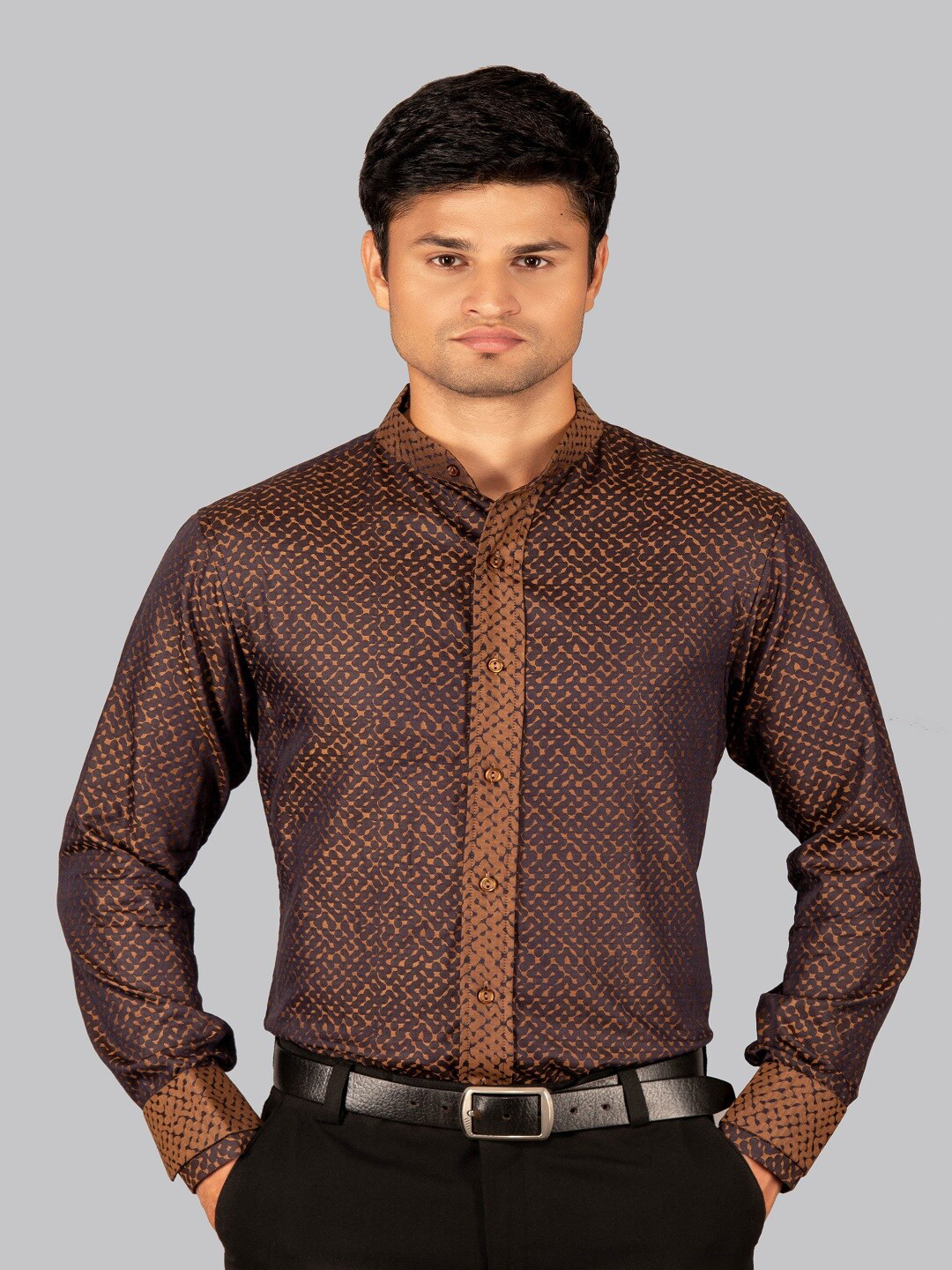 

Hencemade Men Brown Classic Slim Fit Printed Cotton Casual Shirt