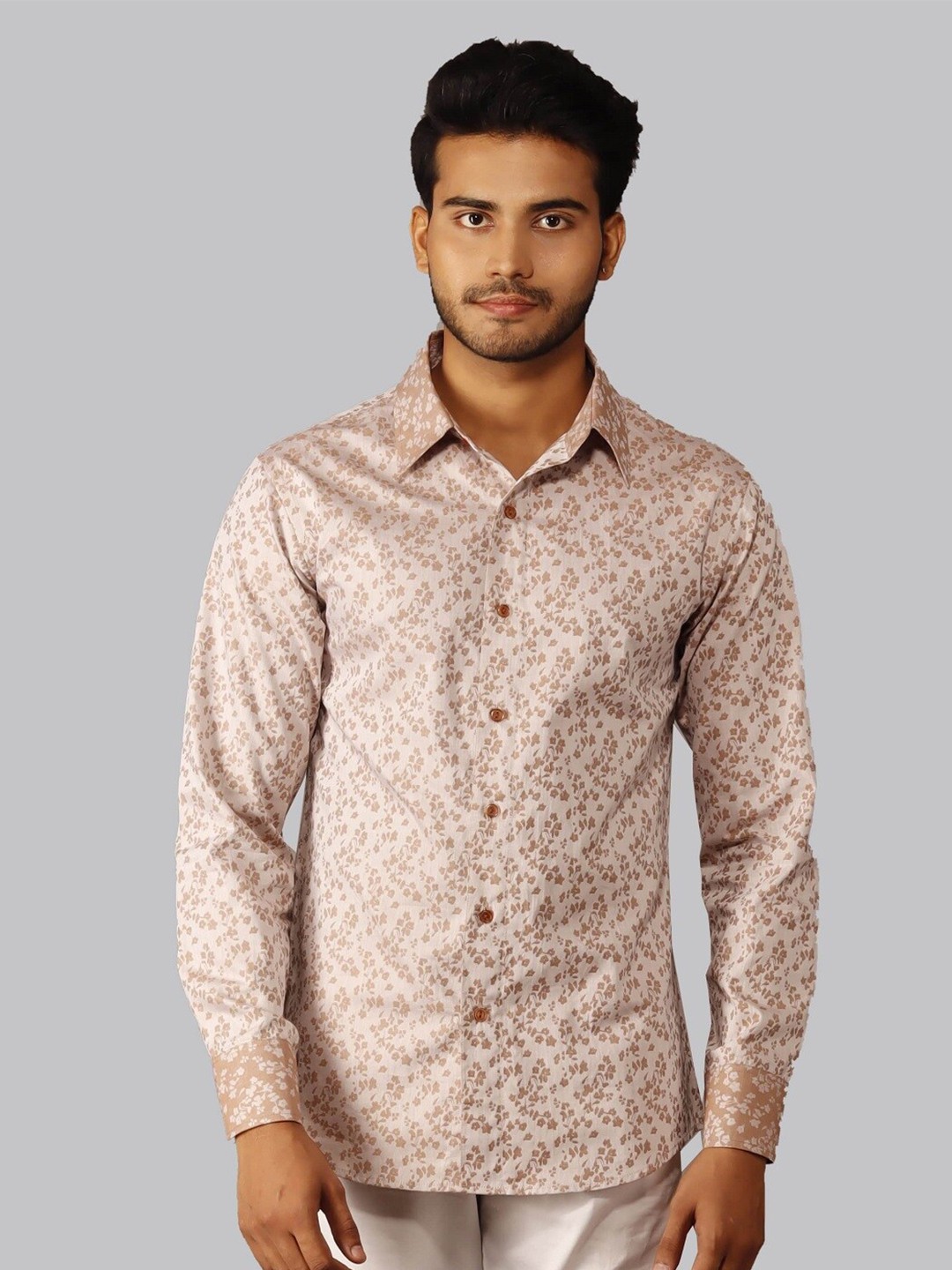 

Hencemade Men Cream Floral Printed Slim Fit Cotton Casual Shirt
