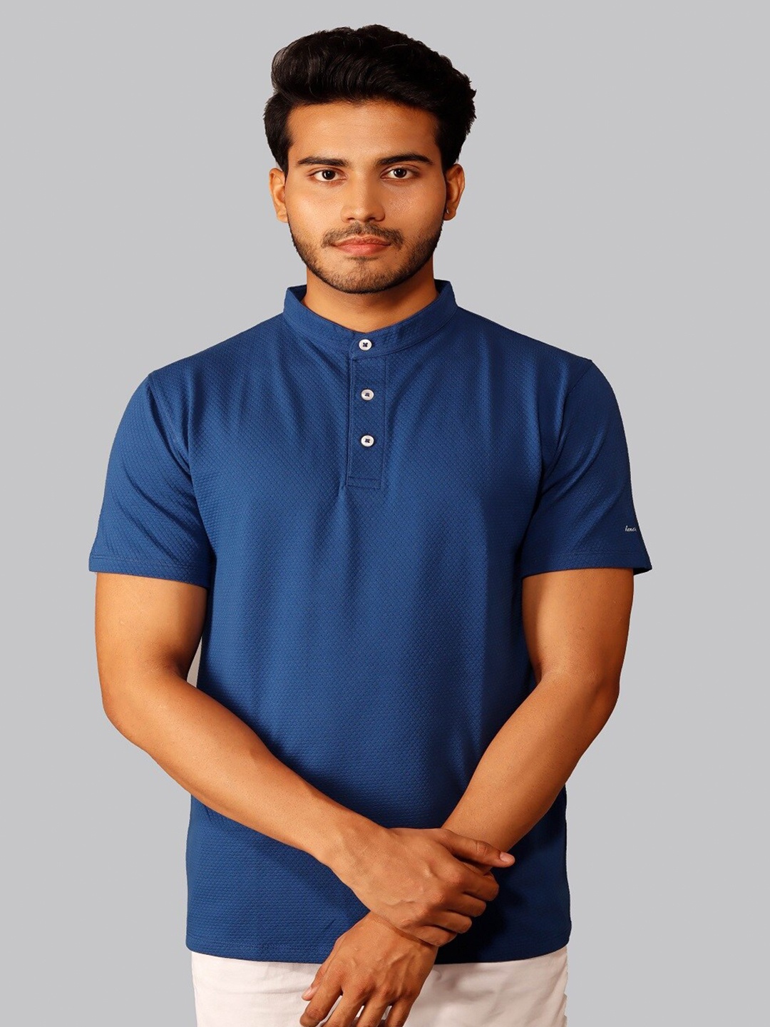 

Hencemade Men Blue Polo Collar Slim Fit Cotton T-shirt