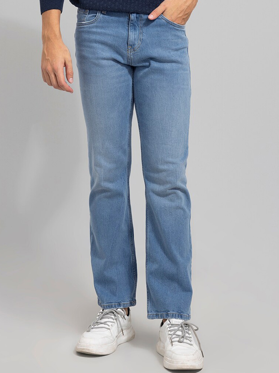 

Snitch Men Blue Bootcut Light Fade Stretchable Jeans