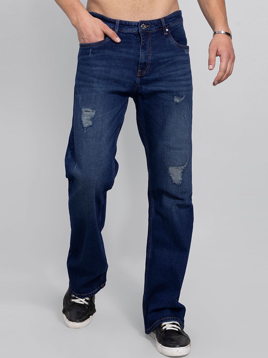 

Snitch Men Blue Bootcut Mildly Distressed Light Fade Stretchable Jeans