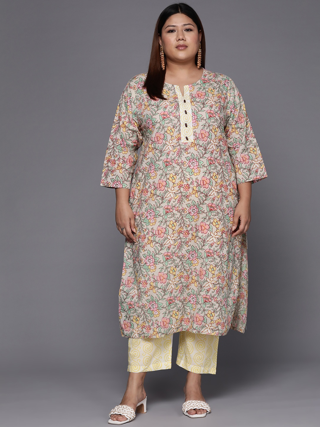 

Varanga Women Sea Green Floral Printed Beads & Stones Pure Cotton Kurta with Trousers