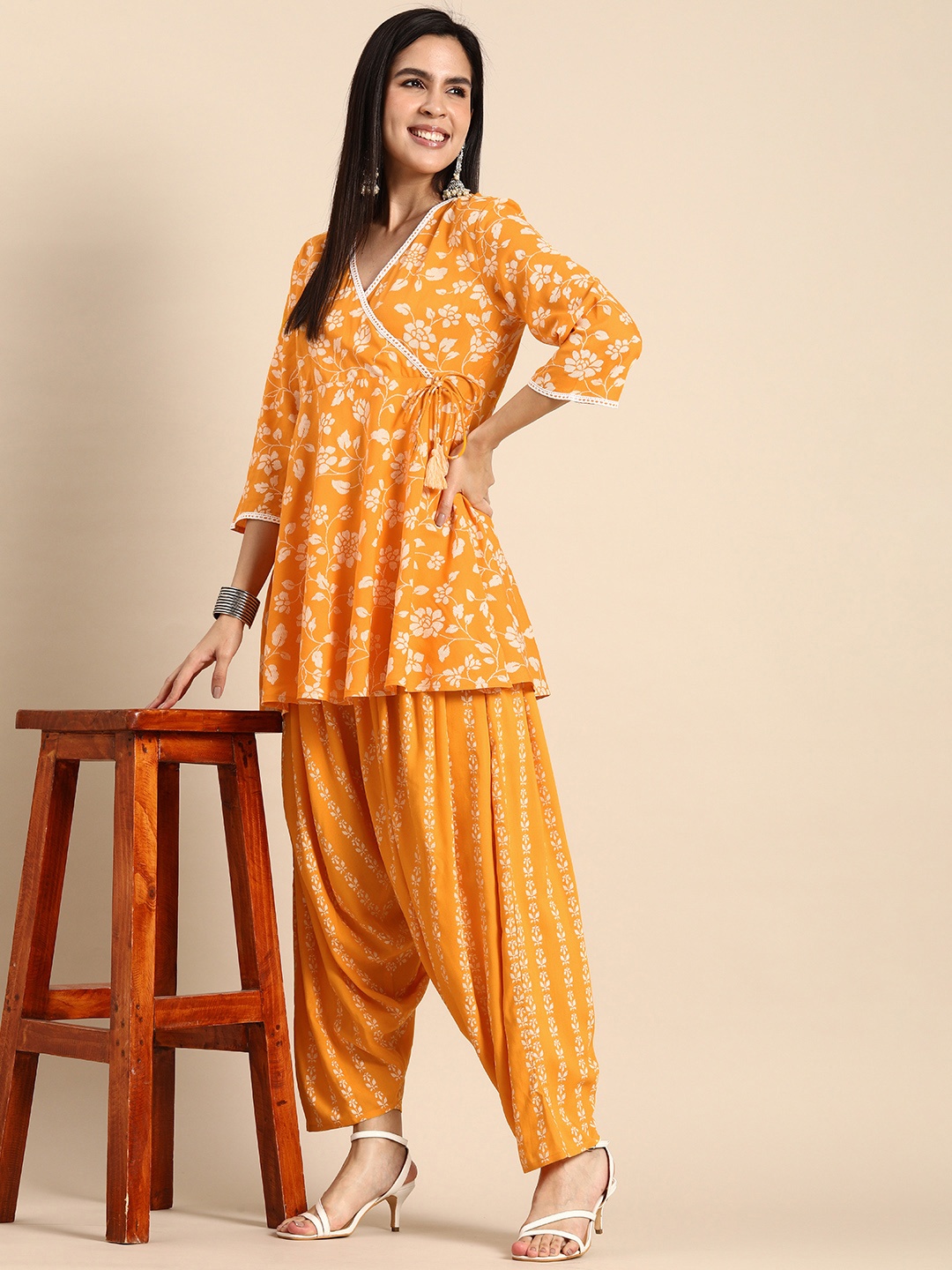 

Anouk Women Floral Printed Angrakha Kurti with Patiala, Mustard