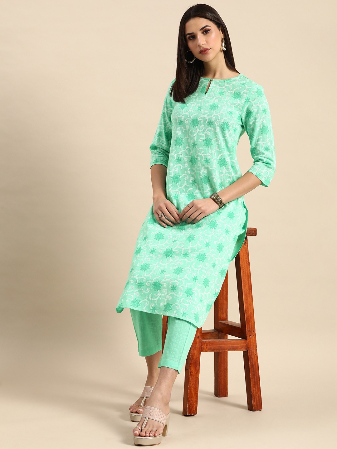 

Anouk Women Floral Printed Pure Cotton Kurta With Trousers, Green