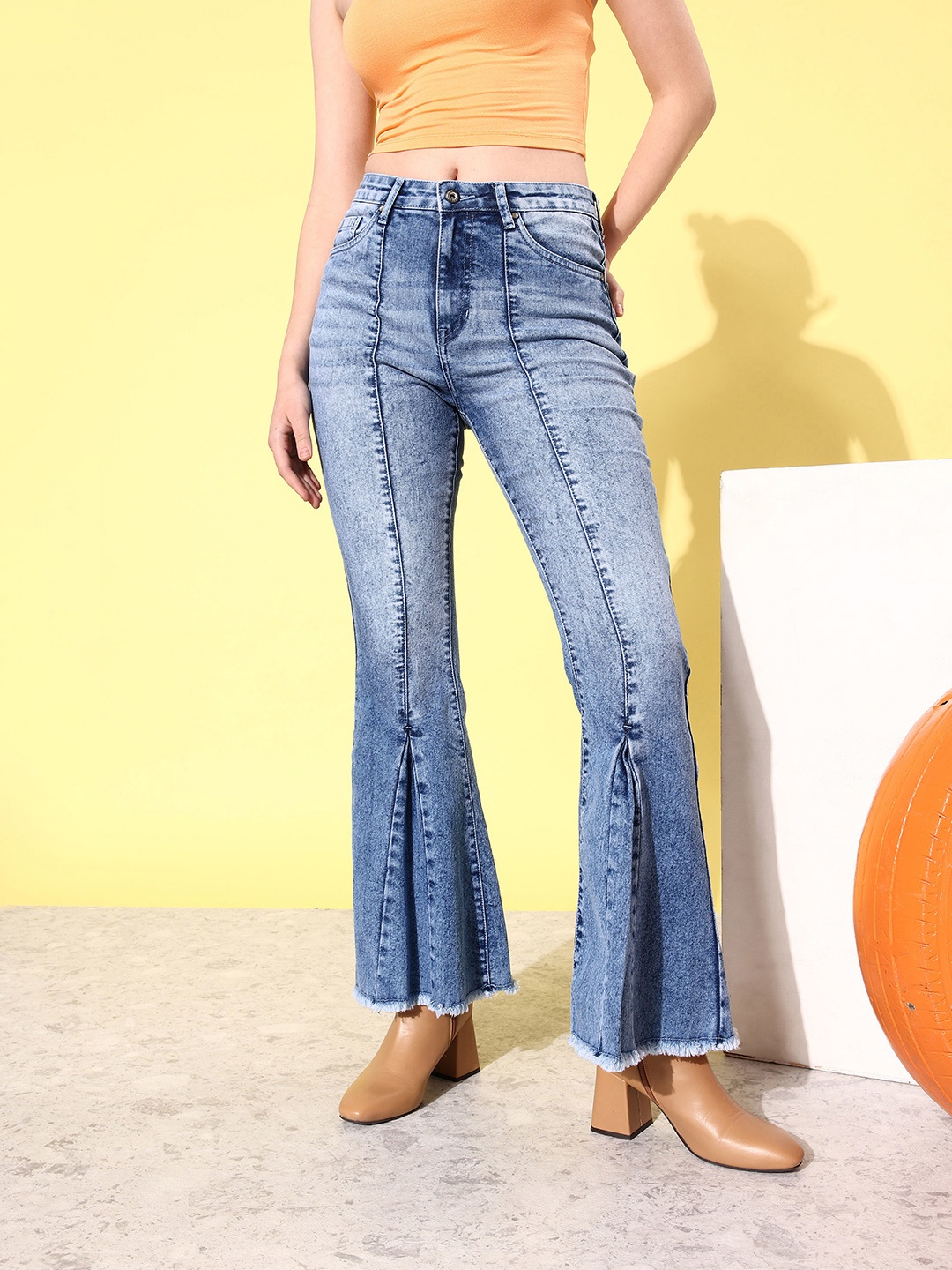 

Roadster Women Blue Flared High-Rise Light Fade Stretchable Jeans