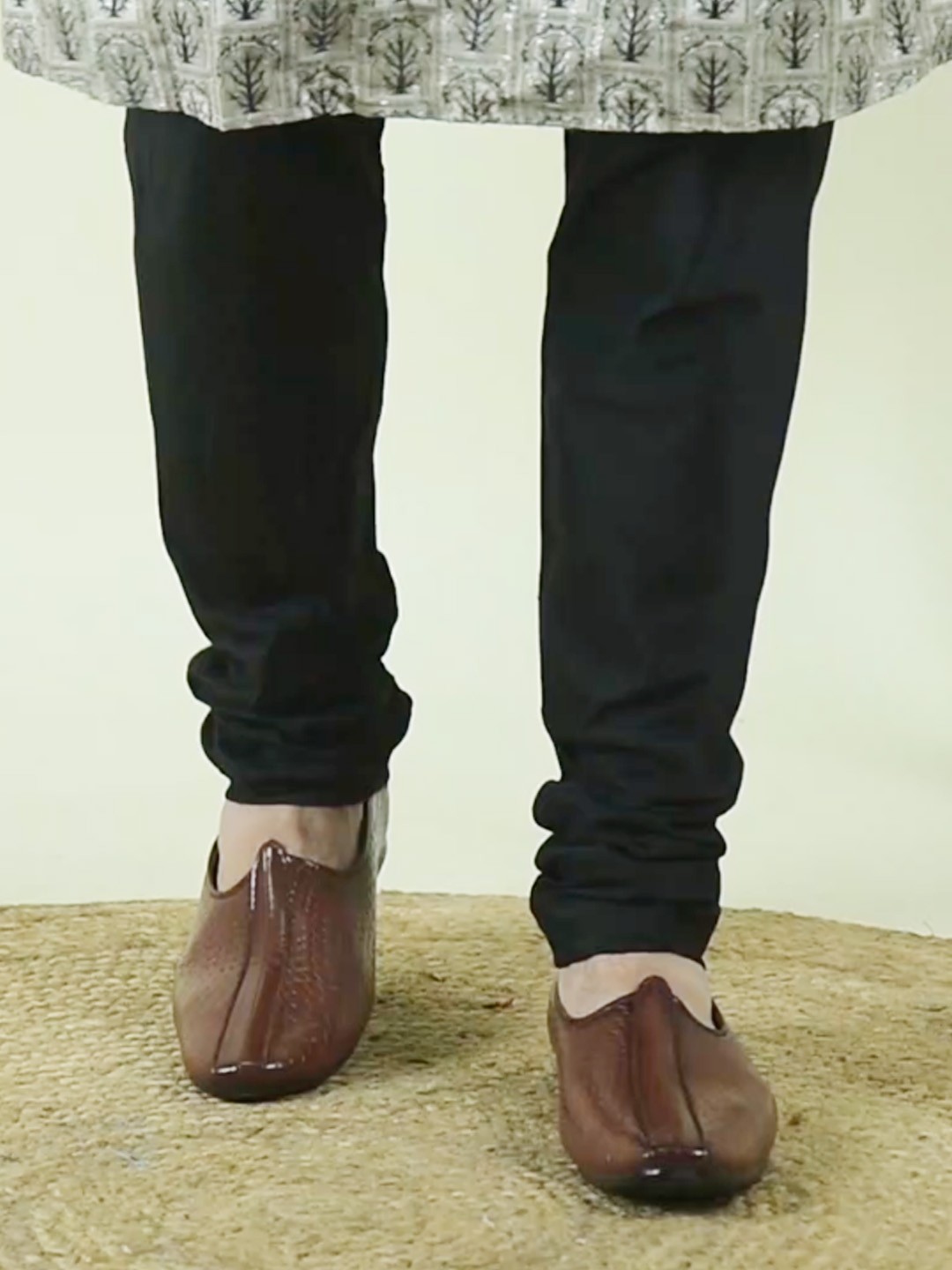 

FAUSTO Men Brown Textured PU Lightweight Mojaris