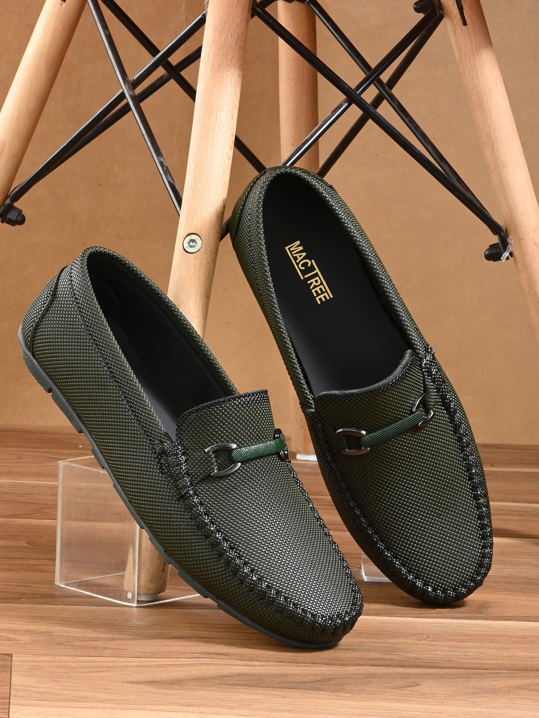 

Mactree Men Olive Green Textured PU Loafers