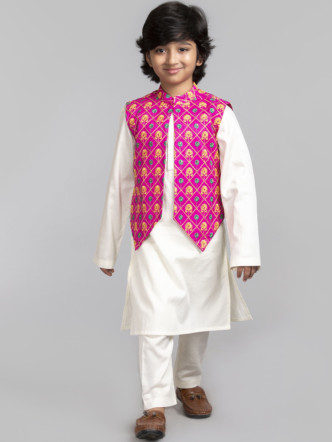 

BYB PREMIUM Boys White Thread Work Kurta with Pyjamas