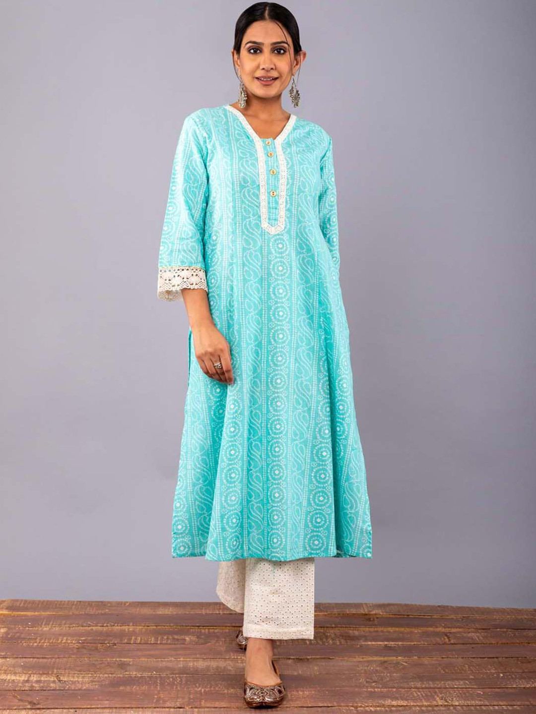 

Sakhi Jaipur Women Turquoise Blue Bandhani Printed Pure Cotton Kurta with Trousers