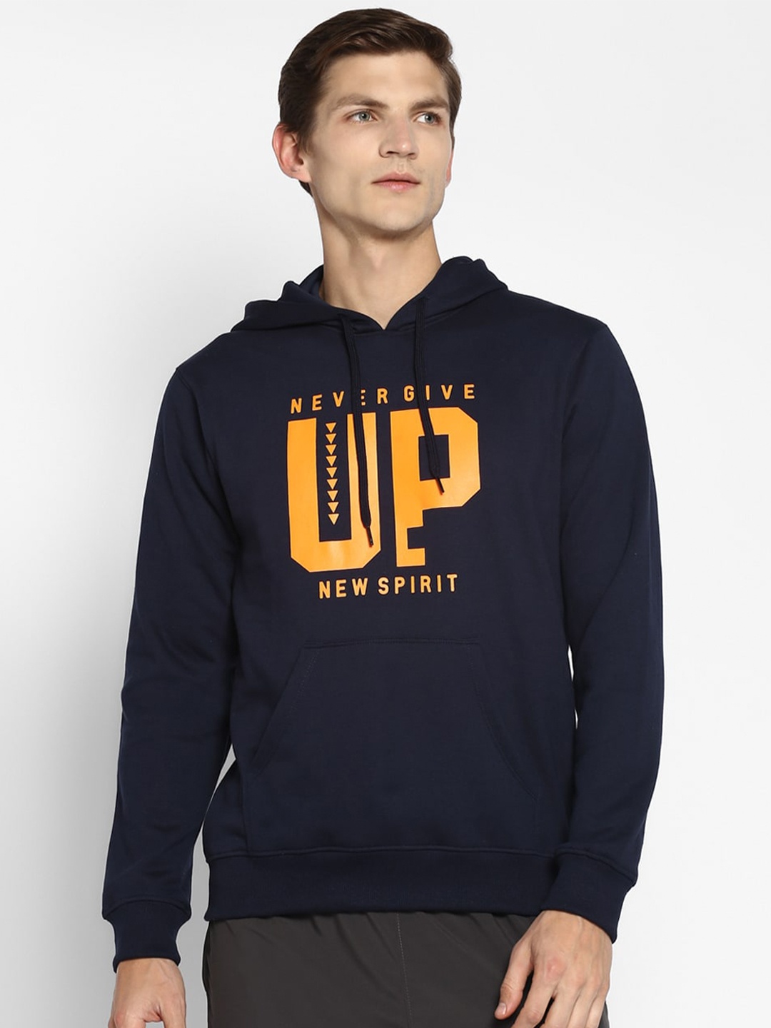 

Yuuki Men Navy Blue Printed Hooded Cotton Sweatshirt