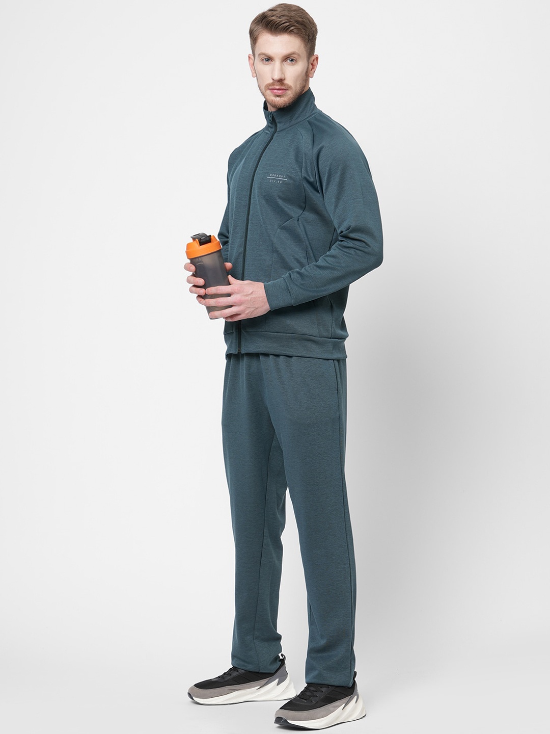 

Sweet Dreams Men Blue Solid Tracksuits