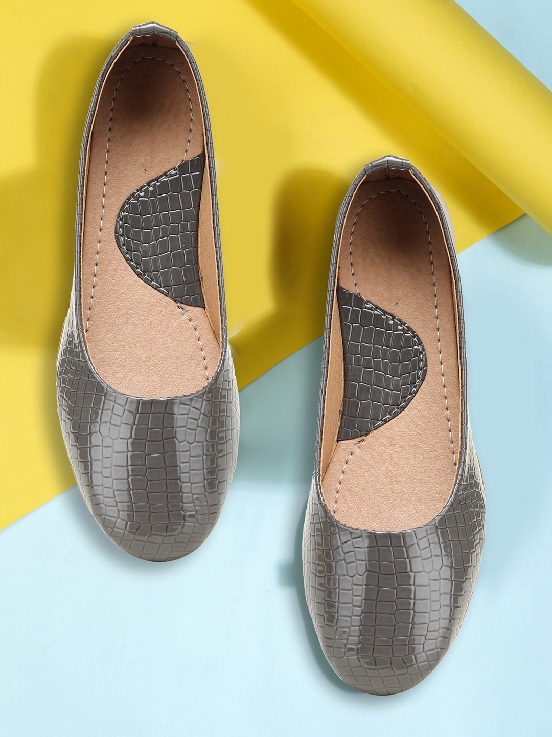 

Moonwalk Women Charcoal Textured Synthetic Ballerinas Flats