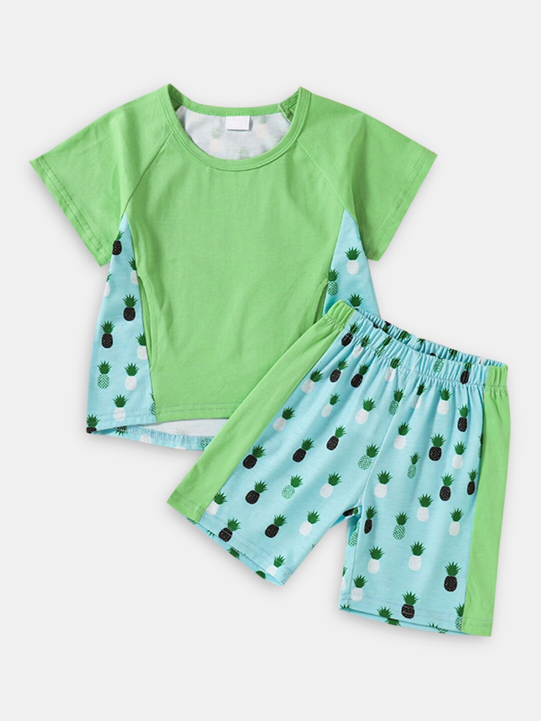 

Hopscotch Boys Green & Blue Pure Cotton Printed T-shirt with Shorts