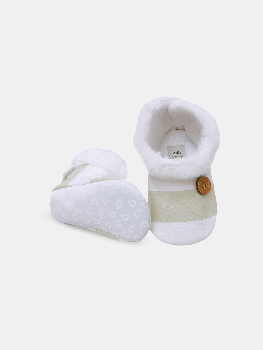 

Hopscotch Kids Green & White Colourblocked Cotton Booties
