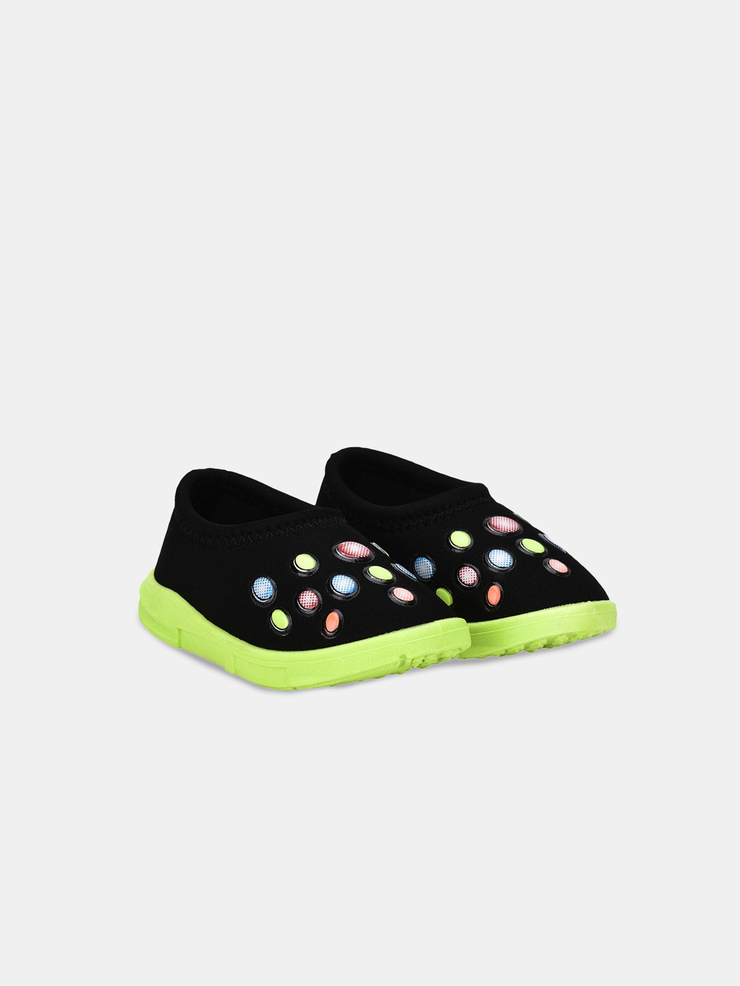 

Hopscotch Kids Green Printed Slip-On Sneakers
