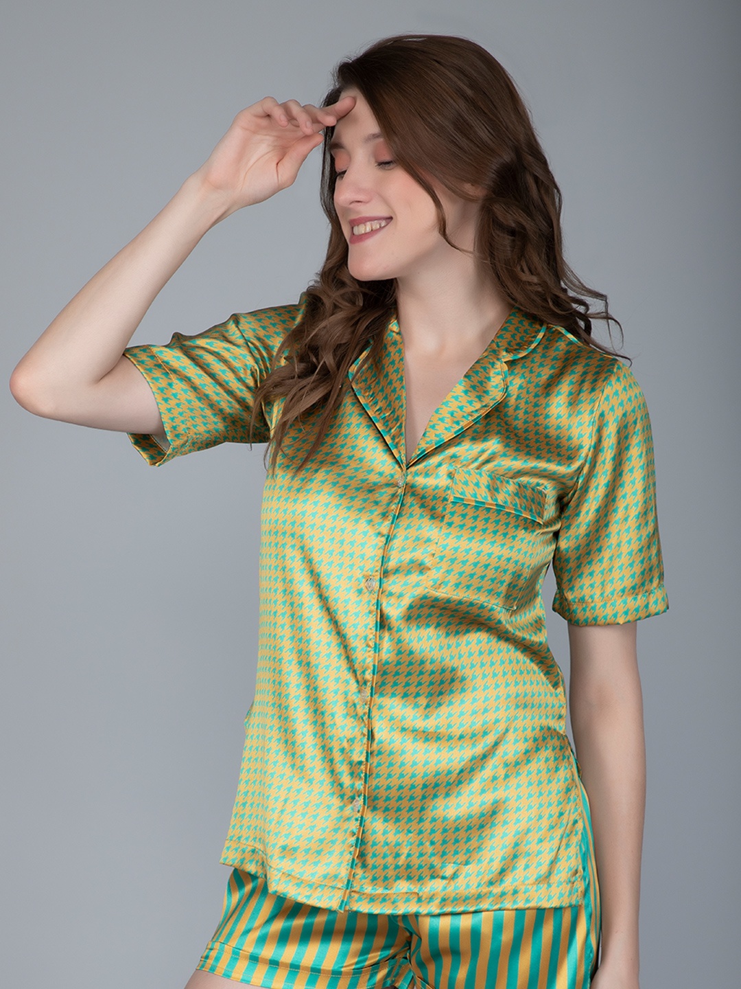 

PHWOAR Women Olive Green & Turquoise Blue Printed Night suit