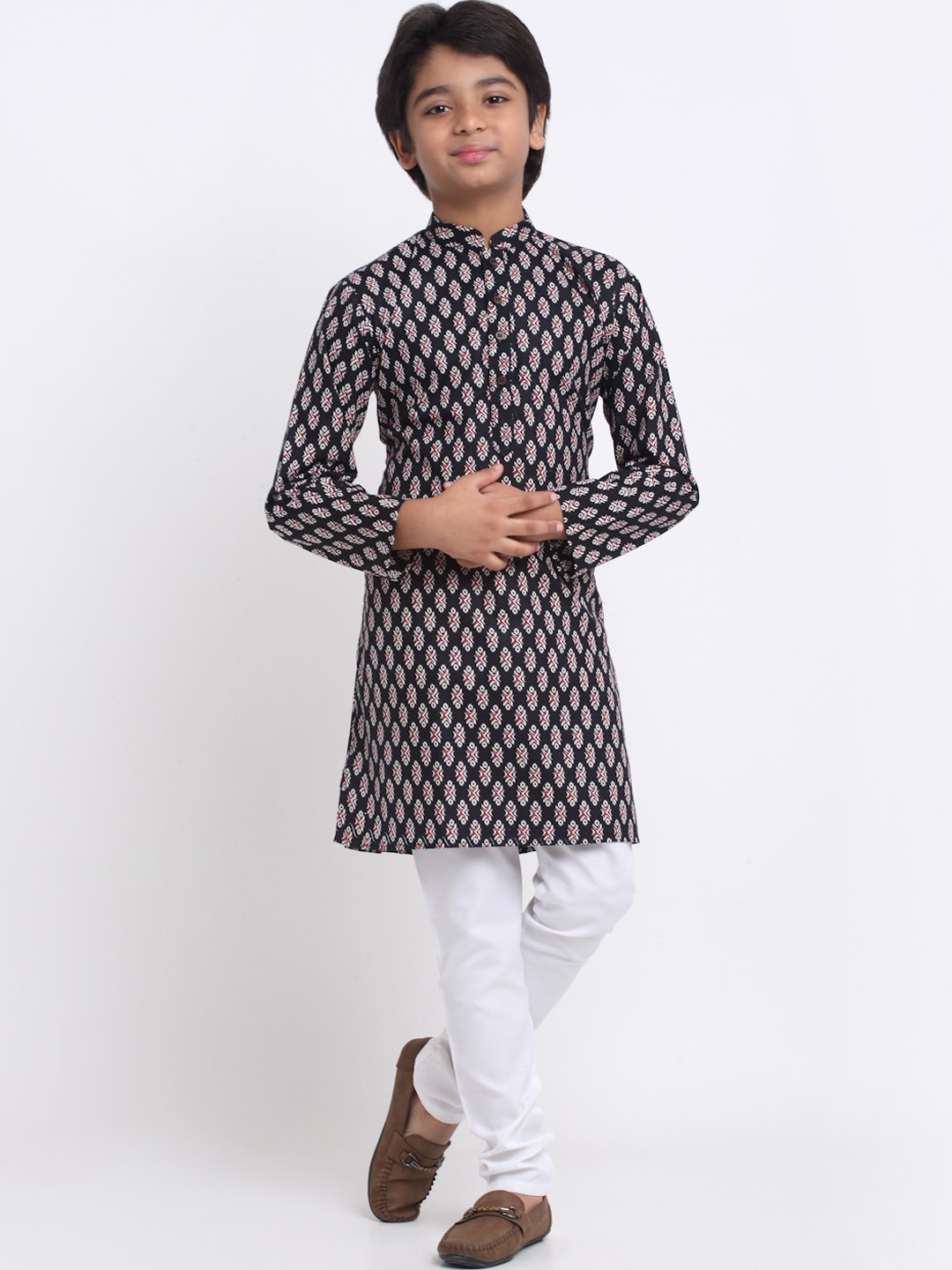 

KRAFT INDIA Boys Black Ethnic Motifs Printed Kurta with Pyjamas