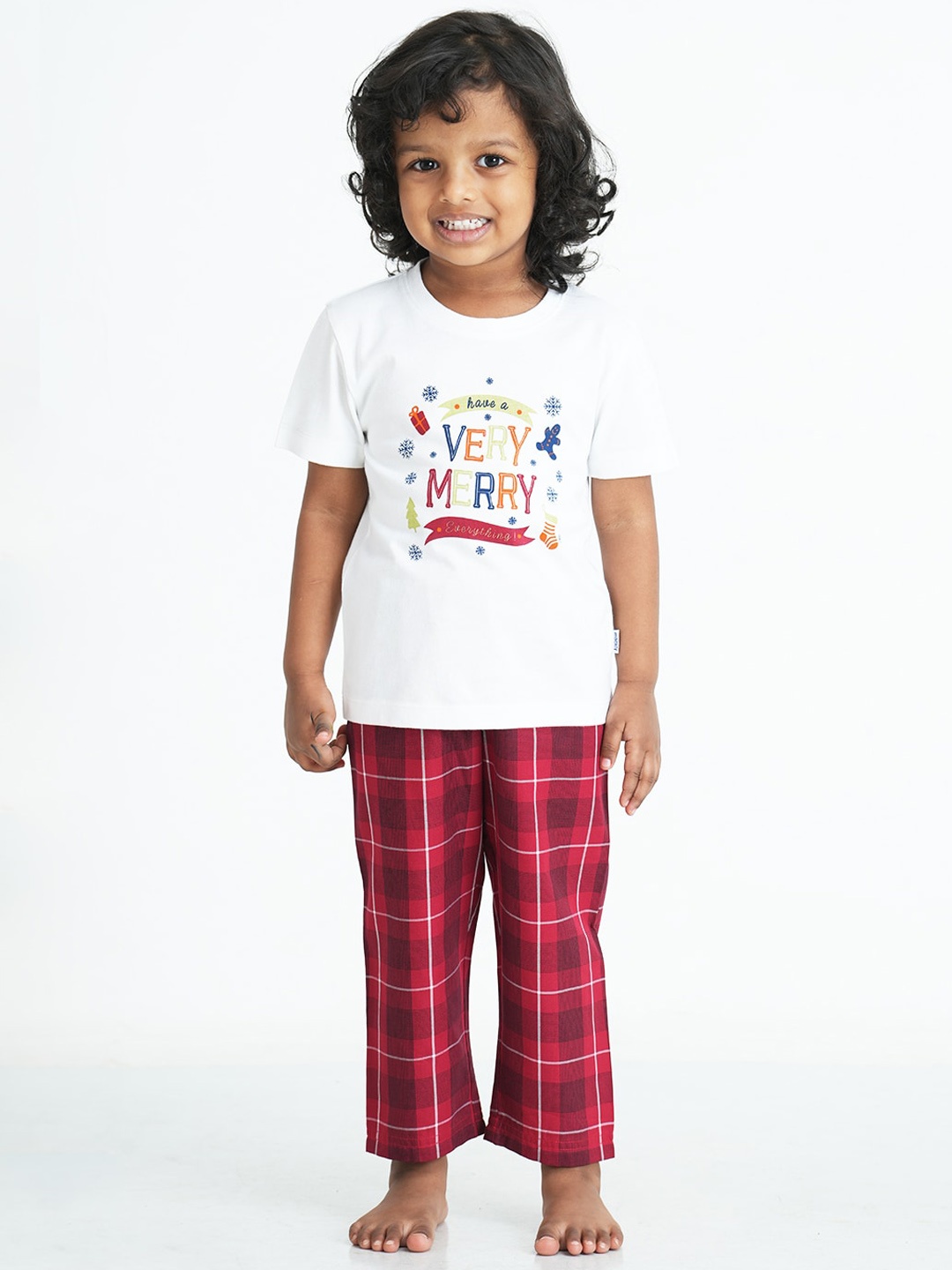 

mackly Girls White & Red Printed Night suit