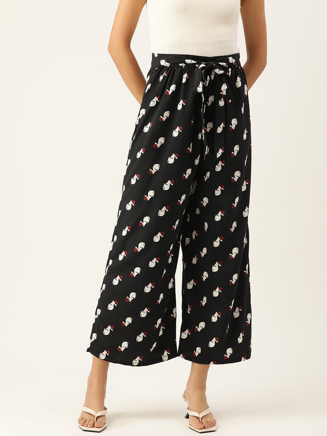 

ZIZO By Namrata Bajaj Women Black Printed Comfort Loose Fit Easy Wash Cropped Trousers