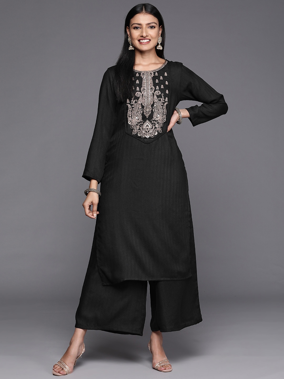 

Ahalyaa Women Black Embroidered Aari Work Pashmina Kurta With Palazzos