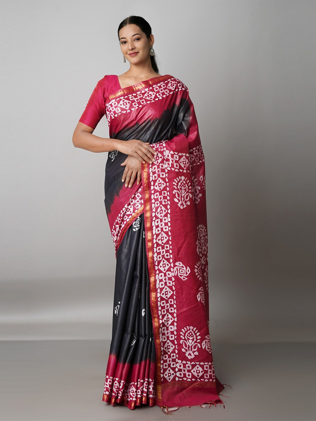 

Unnati Silks Black & Red Batik Pure Silk Chanderi Saree