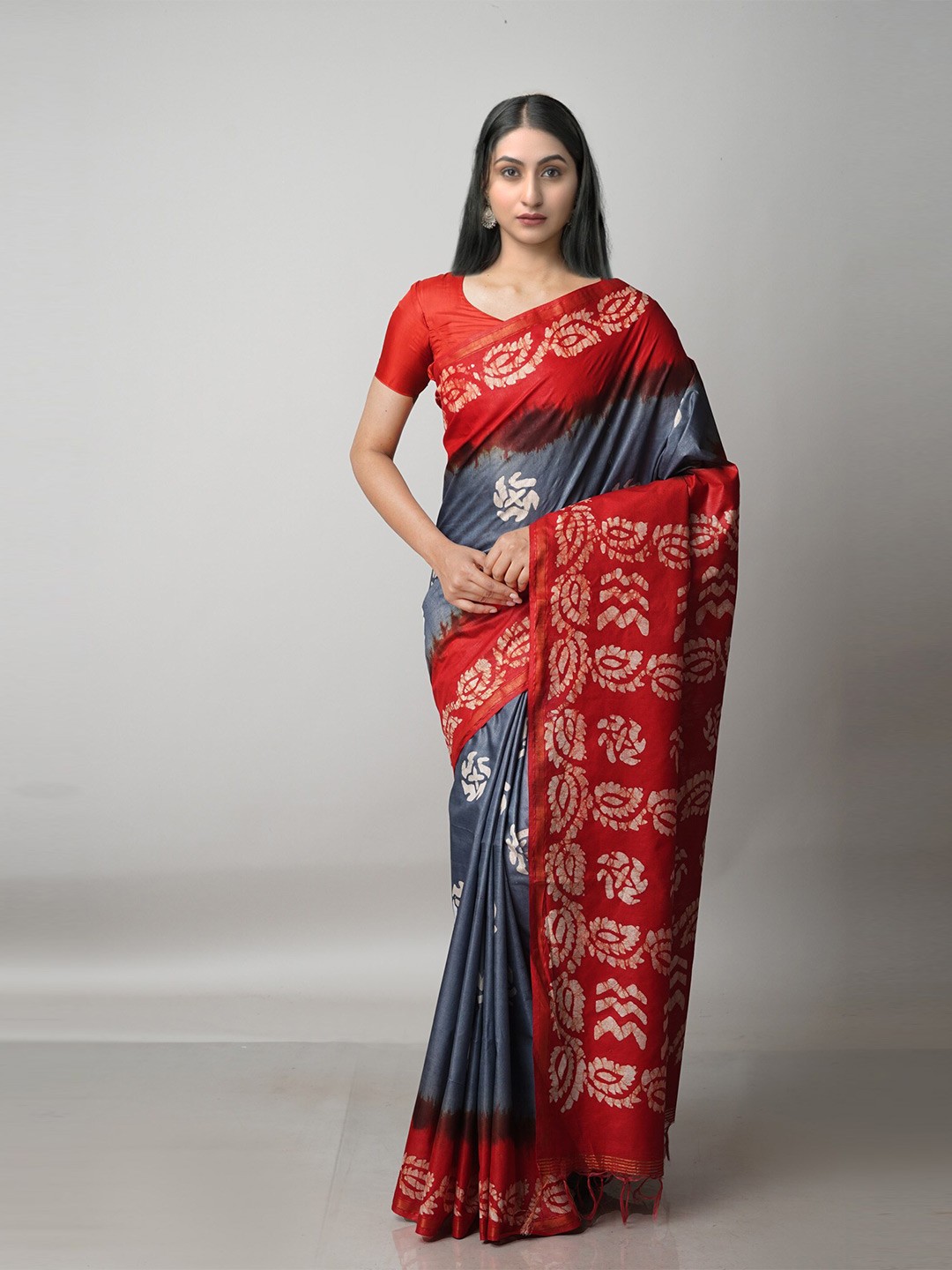 

Unnati Silks Grey & Red Batik Pure Silk Chanderi Saree