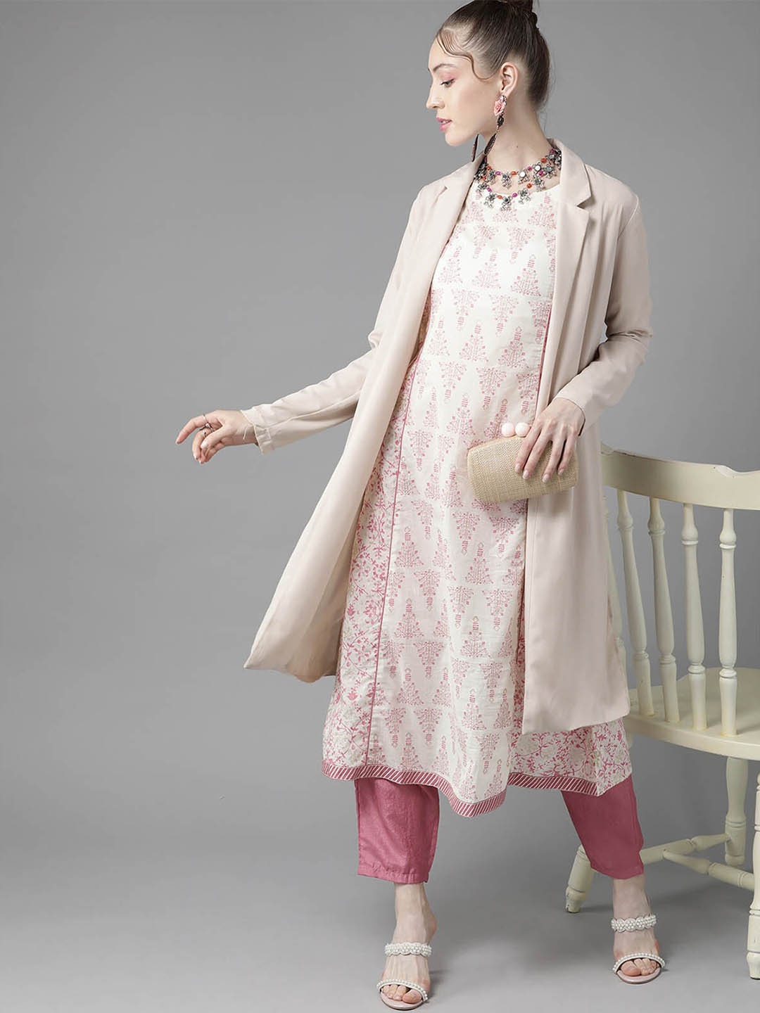 

ODETTE Women White Floral Printed Pure Cotton Kurta With Palazzos