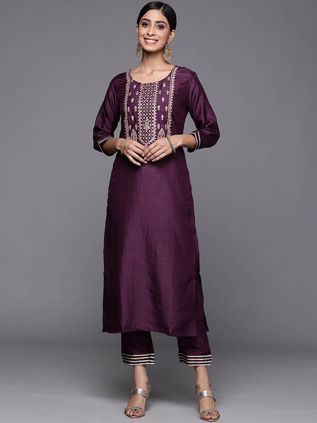 

ODETTE Violet Ethnic Motifs Embroidered Thread Work Round Neck Kurta